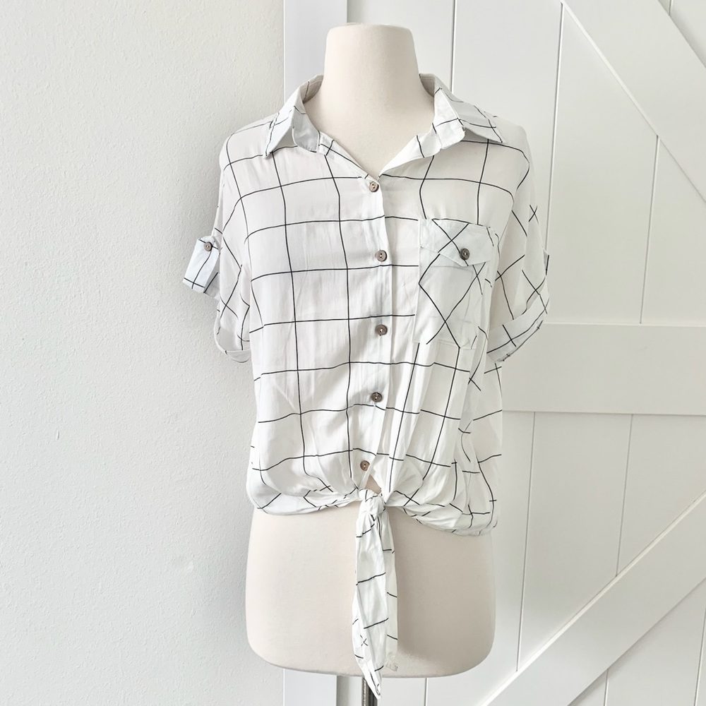 Love notes button down front tie top